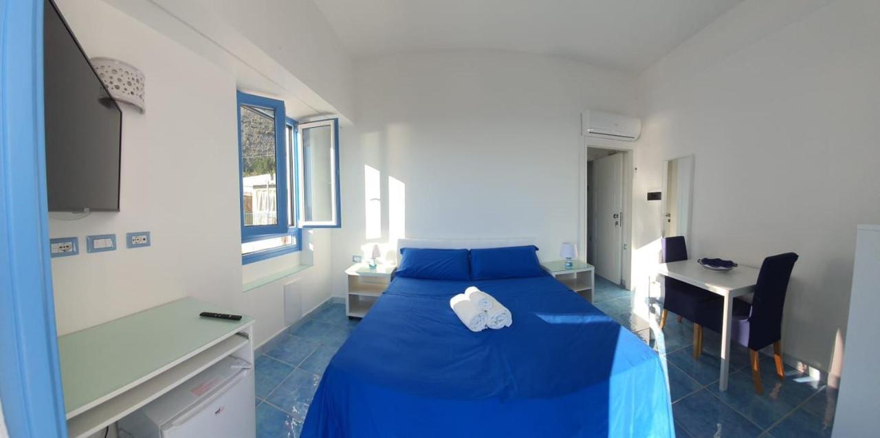 B&B Acquamarine Salerno Esterno foto