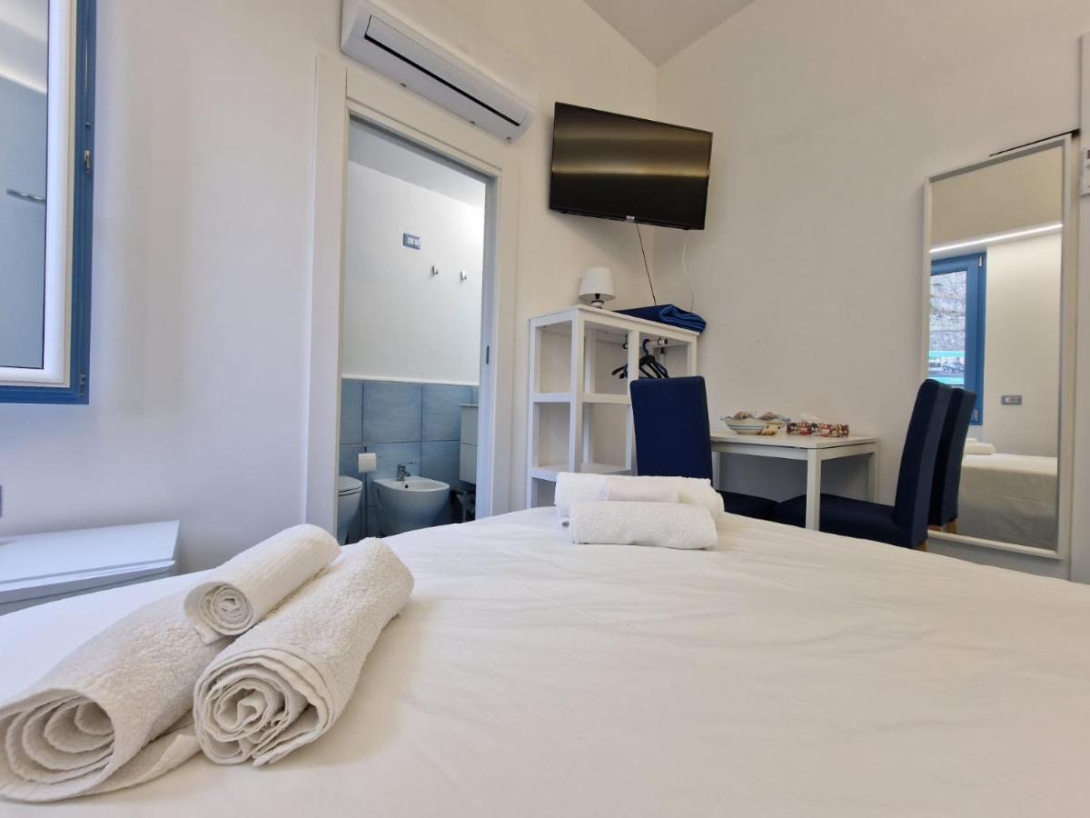 B&B Acquamarine Salerno Esterno foto