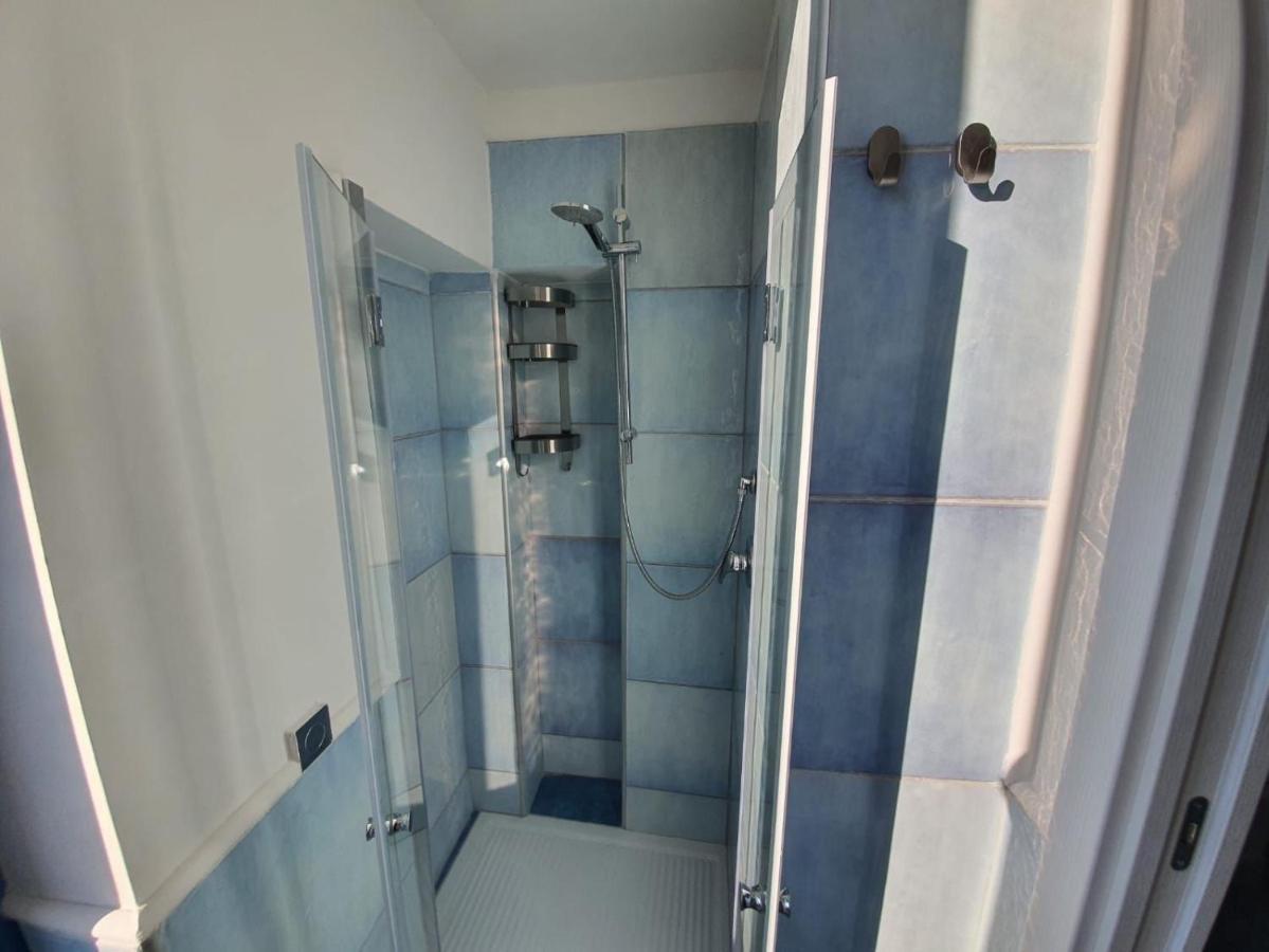 B&B Acquamarine Salerno Esterno foto